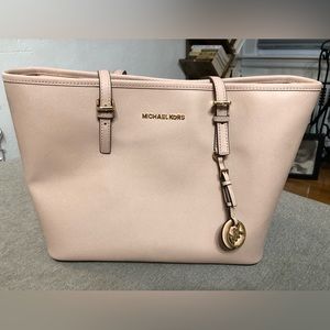 Michael Kors Travel leather Tote -soft Pink ( dusty rose) zip closure